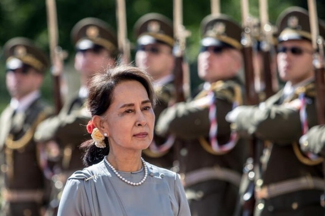 Cố vấn nhà nước Myanmar Suu Kyi bị tuyên án 4 năm tù - 1