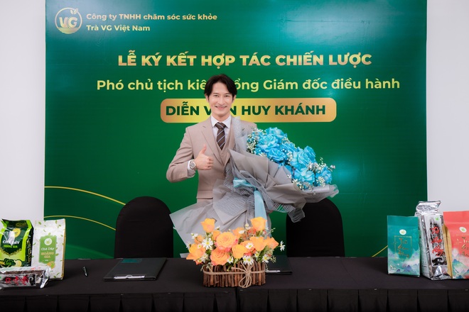 Huy Khánh chính thức điều hành công ty về trà sức khỏe - 4