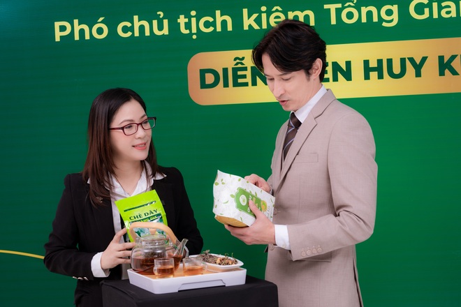 Huy Khánh chính thức điều hành công ty về trà sức khỏe - 3