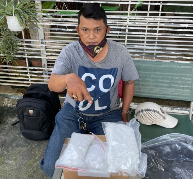 Bắt shipper chuyên vận chuyển ma túy từ TPHCM đến các tỉnh miền Đông - 1