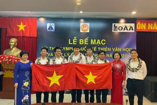 Hà Nội: Hai học sinh đoạt HCV Olympic Quốc tế Thiên văn và Vật lý Thiên văn - 1