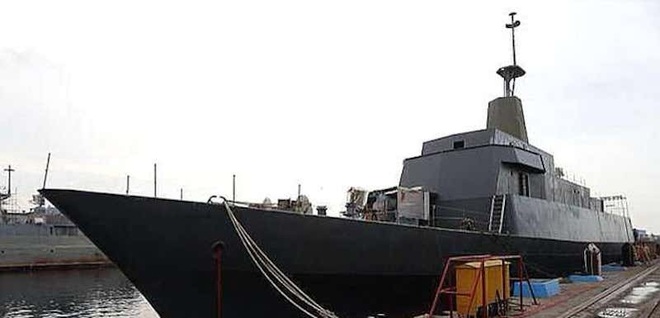 Tàu chiến tối tân của Iran bị đổ nghiêng - 1 Tàu chiến tối tân của Iran bị đổ nghiêng - 1