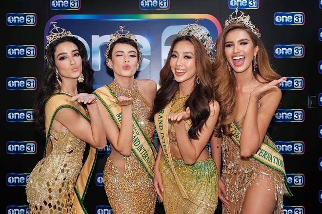 Hoa hậu Thùy Tiên mặc lại váy đêm đăng quang tham dự sự kiện - 2 Hoa hậu Thùy Tiên mặc lại váy đêm đăng quang tham dự sự kiện - 2