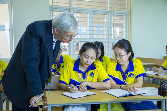 Bí thư Quảng Ninh: Chọn bằng được người tài chuẩn bị đội ngũ cán bộ kế cận - 4 Bí thư Quảng Ninh: Chọn bằng được người tài chuẩn bị đội ngũ cán bộ kế cận - 4