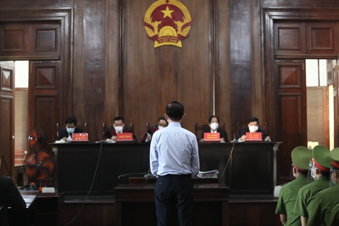 Nguyên Phó Chủ tịch UBND TPHCM Trần Vĩnh Tuyến khai gì tại tòa? - 2