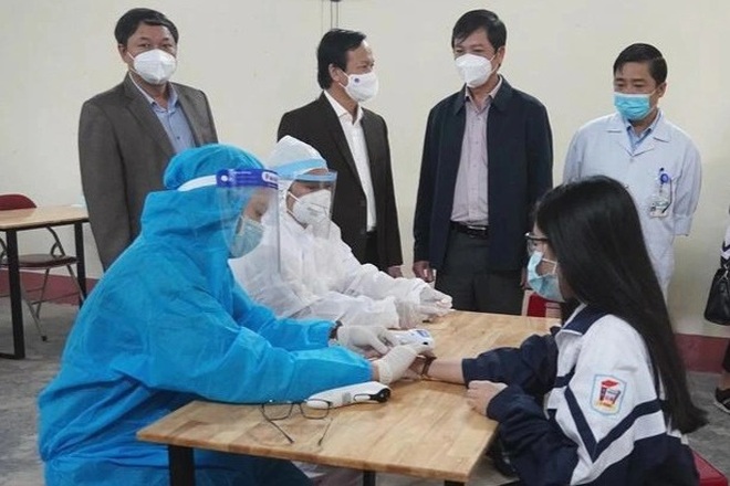 Quảng Trị: Hơn 31.000 học sinh không đồng ý tiêm vaccine gia hạn - 1 Quảng Trị: Hơn 31.000 học sinh không đồng ý tiêm vaccine gia hạn - 1