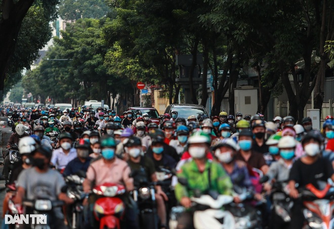 Muốn cấm xe máy vào nội đô, hãy làm tốt phương tiện công cộng trước! - 1 Muốn cấm xe máy vào nội đô, hãy làm tốt phương tiện công cộng trước! - 1