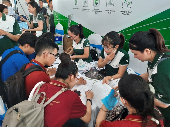 Nhà tuyển dụng đứng hình khi bố mẹ trực thăng đòi tăng lương cho con - 4 Nhà tuyển dụng đứng hình khi bố mẹ trực thăng đòi tăng lương cho con - 4