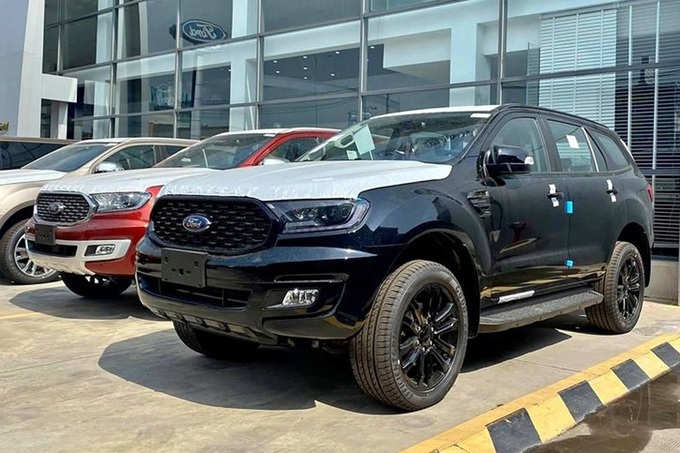 Ford Everest, Honda CR-V giảm giá hơn 100 triệu đồng tại đại lý - 1