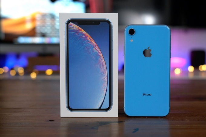 Trải nghiệm thú vị của bạn sẽ không bị gián đoạn khi sở hữu chiếc iPhone XR thông minh. Với thiết kế màn hình tràn viền, điện thoại của bạn sử dụng khoảng không gian tối đa để tăng trải nghiệm người dùng và giúp bạn tận hưởng kiểm soát hoàn chỉnh trên mọi tác vụ.