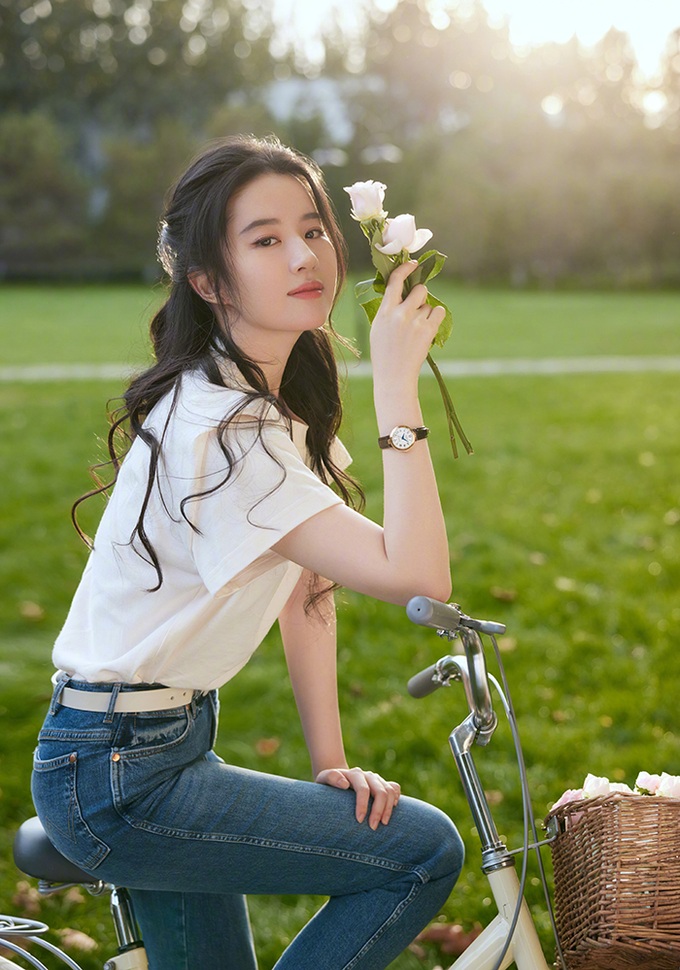 Hai người bí mật đứng sau thành công của thần tiên tỷ tỷ Lưu Diệc Phi