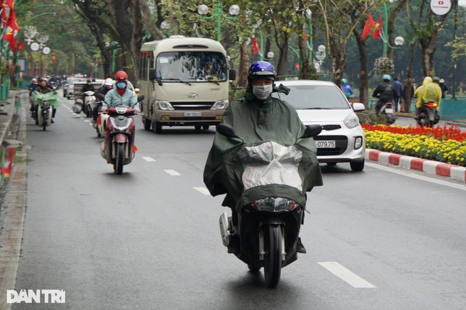 Sáng nay không khí lạnh bao trùm miền Bắc - 1