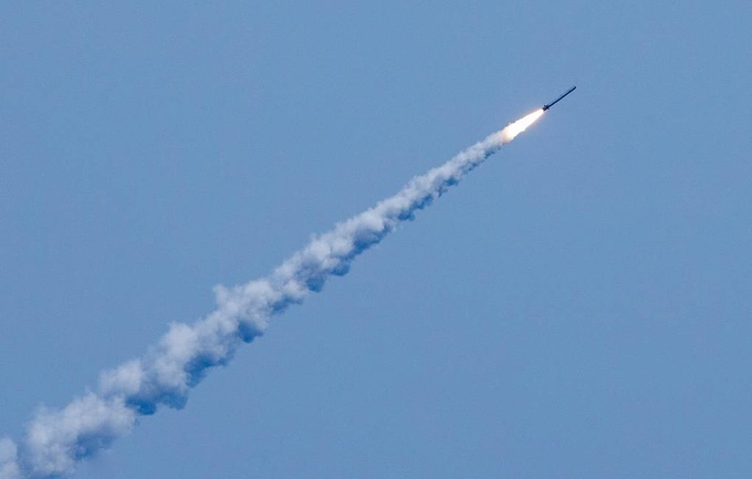 Tên lửa Nga phá hủy kho vũ khí của Ukraine - 1 Tên lửa Nga phá hủy kho vũ khí của Ukraine - 1