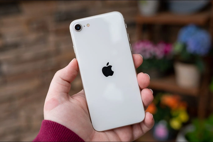 iPhone SE 2022 giảm giá mạnh sau một tháng về Việt Nam - 2