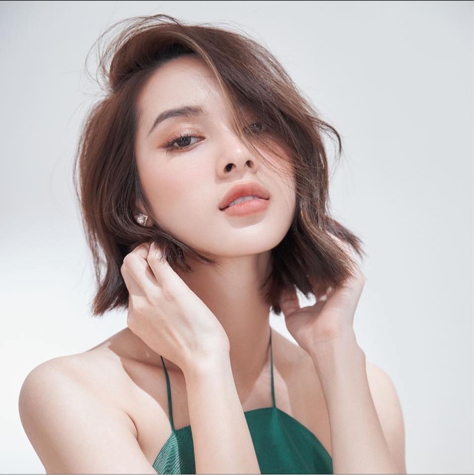 Nhan sắc gây sốt của nữ chính phim Lối nhỏ vào đời