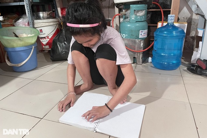 Cô bé Yến Nhi bị ung thư võng mạc được hỗ trợ 170 triệu đồng - 1 Cô bé Yến Nhi bị ung thư võng mạc được hỗ trợ 170 triệu đồng - 1