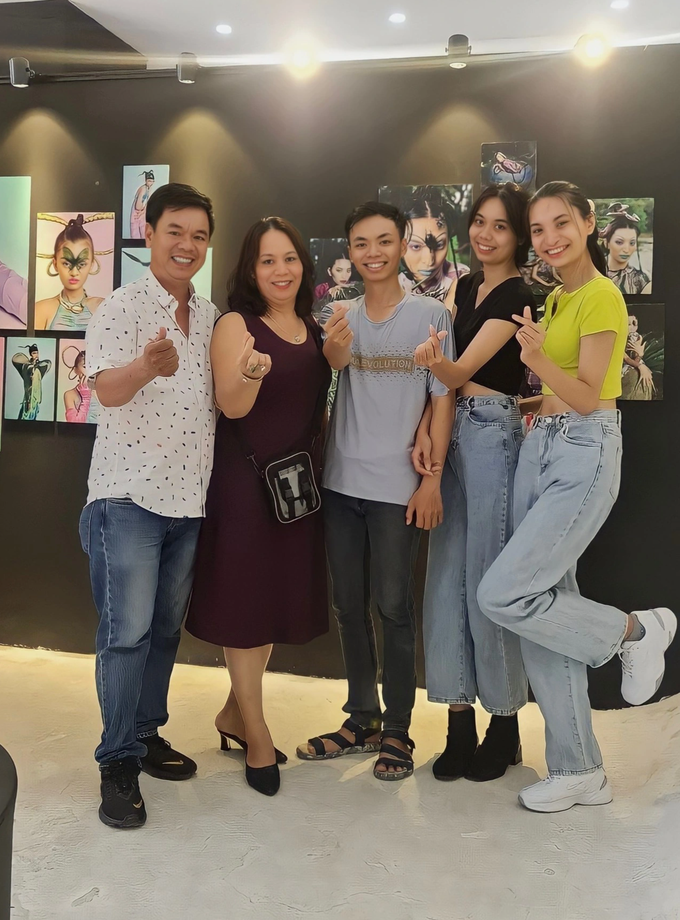 Người mẫu mũi không xương, từng muốn chết: Khuôn mặt lạ sẽ làm nên chuyện