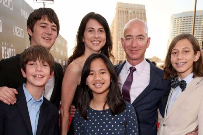 Điều ít biết về cô con gái duy nhất của tỷ phú Jeff Bezos