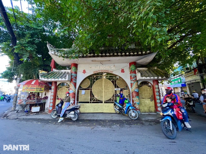 Vì sao Chùa Nghệ sĩ thay bảng hiệu Nghĩa trang Nghệ sĩ rồi lại gỡ xuống? - 2 Vì sao Chùa Nghệ sĩ thay bảng hiệu Nghĩa trang Nghệ sĩ rồi lại gỡ xuống? - 2