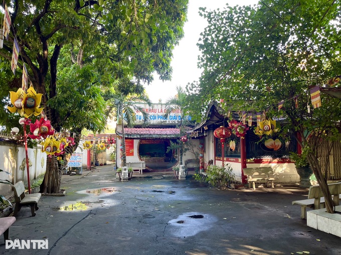 Vì sao Chùa Nghệ sĩ thay bảng hiệu Nghĩa trang Nghệ sĩ rồi lại gỡ xuống? - 3 Vì sao Chùa Nghệ sĩ thay bảng hiệu Nghĩa trang Nghệ sĩ rồi lại gỡ xuống? - 3