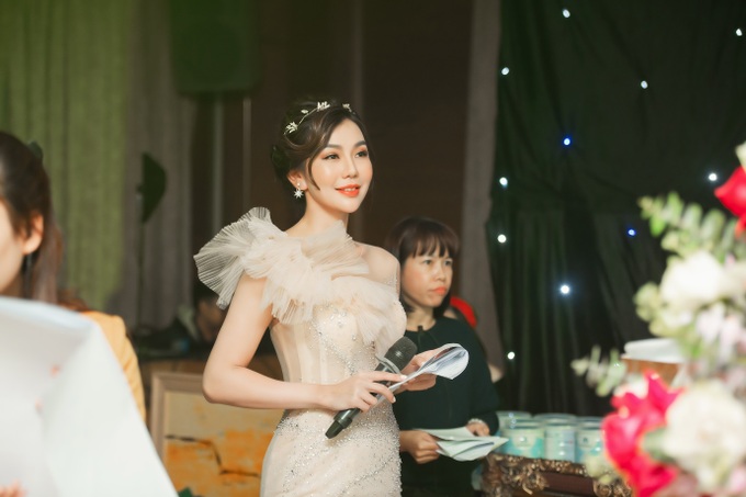 MC Hải Anh: Nghề báo giống như hoa hồng, vẻ đẹp luôn đi cùng với gai
