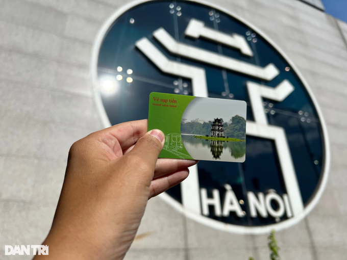 Giá xăng tăng, dân công sở ở Hà Nội đạp xe đi làm, thay ô tô bằng tàu điện - 2 Giá xăng tăng, dân công sở ở Hà Nội đạp xe đi làm, thay ô tô bằng tàu điện - 2