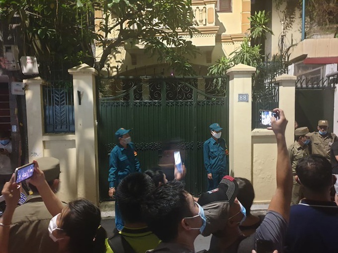 Vì sao vợ chồng ông Nguyễn Đức Chung được trả lại nhà đất và 2 căn hộ? - 1 Vì sao vợ chồng ông Nguyễn Đức Chung được trả lại nhà đất và 2 căn hộ? - 1