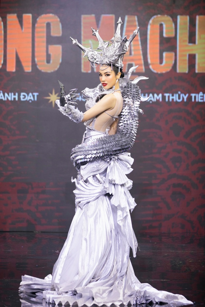 Hoa khôi Ngoại thương giảm 32kg bất ngờ tỏa sáng ở Hoa hậu Hoàn vũ Việt Nam
