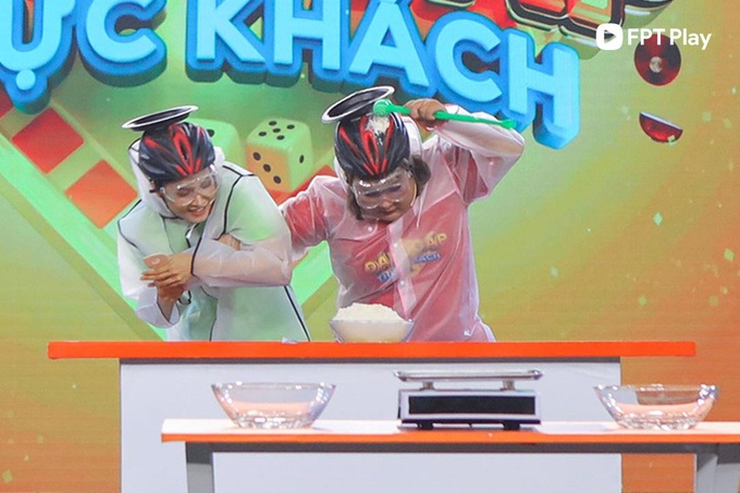 Đoàn lô tô Sài Gòn Tân Thời trổ tài ẩm thực tại Đẳng Cấp Thực Khách - 3 Đoàn lô tô Sài Gòn Tân Thời trổ tài ẩm thực tại Đẳng Cấp Thực Khách - 3