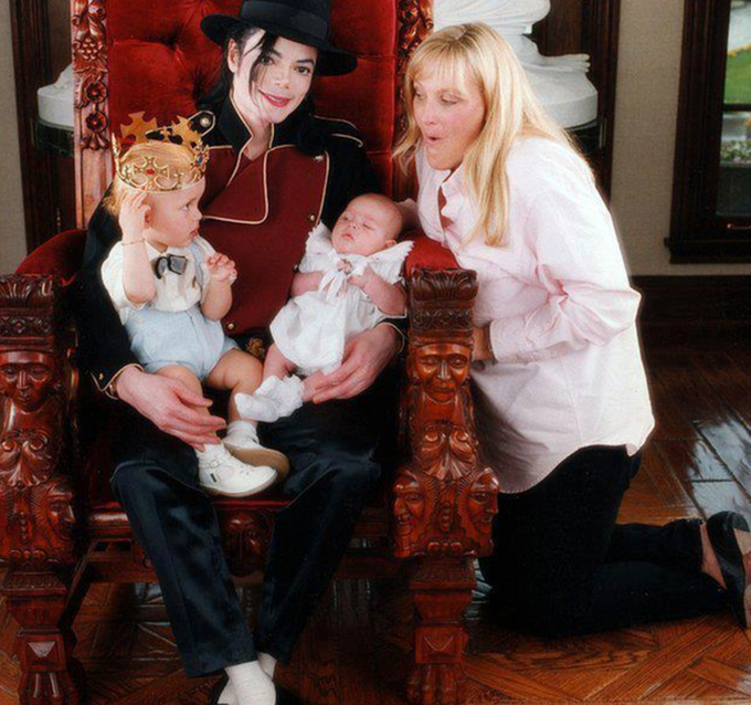 Điều ít biết về ba người con của vua nhạc Pop Michael Jackson - 2