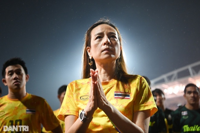 Vực dậy bóng đá Thái Lan, người đàn bà thép nhận giải thưởng cao quý - 2