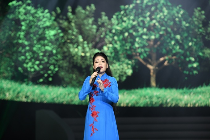 Ca sĩ Anh Thơ bị quên lời do ảnh hưởng hậu Covid-19 - 7 Ca sĩ Anh Thơ bị quên lời do ảnh hưởng hậu Covid-19 - 7