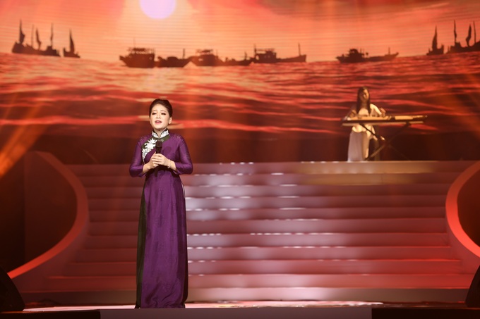 Ca sĩ Anh Thơ bị quên lời do ảnh hưởng hậu Covid-19 - 6 Ca sĩ Anh Thơ bị quên lời do ảnh hưởng hậu Covid-19 - 6