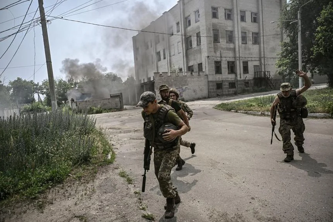 Phe ly khai nói Nga kiểm soát nhà máy lọc dầu lớn nhất Ukraine - 1 Phe ly khai nói Nga kiểm soát nhà máy lọc dầu lớn nhất Ukraine - 1