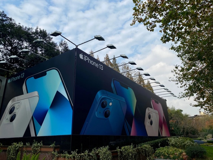 Đối tác Apple ráo riết tuyển dụng lao động sản xuất iPhone 14 - 2