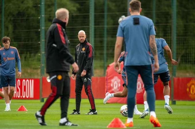 Triều đại Eric Ten Hag ở Man Utd chính thức bắt đầu - 4