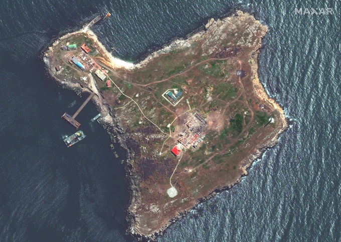 Nga tuyên bố rút quân khỏi đảo Rắn - 1
