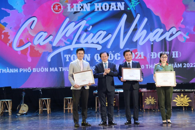 3 tác phẩm đoạt giải Xuất sắc Liên hoan Ca Múa Nhạc toàn quốc - 2 3 tác phẩm đoạt giải Xuất sắc Liên hoan Ca Múa Nhạc toàn quốc - 2
