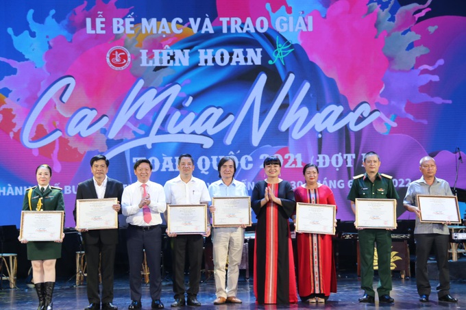 3 tác phẩm đoạt giải Xuất sắc Liên hoan Ca Múa Nhạc toàn quốc - 4 3 tác phẩm đoạt giải Xuất sắc Liên hoan Ca Múa Nhạc toàn quốc - 4