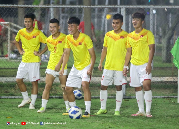 Văn Trường, Văn Khang quyết xé lưới U19 Indonesia - 1