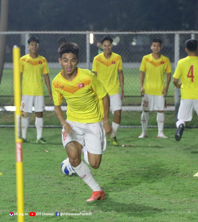 Văn Trường, Văn Khang quyết xé lưới U19 Indonesia - 2 Văn Trường, Văn Khang quyết xé lưới U19 Indonesia - 2