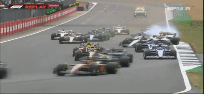 Tay đua F1 Trung Quốc dính tai nạn kinh hoàng, xe vỡ tan tành - 1