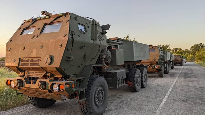 Ukraine phô diễn uy lực của hỏa thần HIMARS được Mỹ viện trợ - 3 Ukraine phô diễn uy lực của hỏa thần HIMARS được Mỹ viện trợ - 3