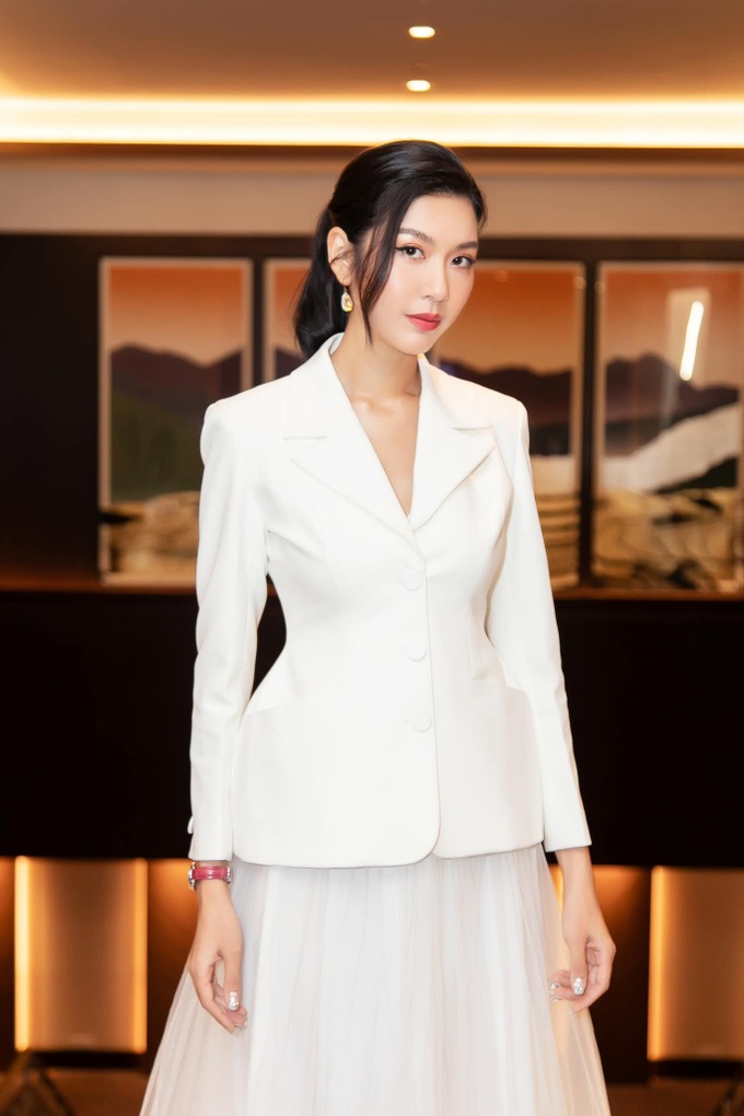 Lật lại những tranh cãi về Thúy Vân tại Hoa hậu Hoàn vũ Việt Nam 2019 - 3