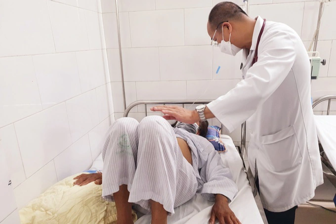 Sốt xuất huyết leo thang tại Hà Nội, có bệnh nhân viêm màng não, cô đặc máu - 3 Sốt xuất huyết leo thang tại Hà Nội, có bệnh nhân viêm màng não, cô đặc máu - 3
