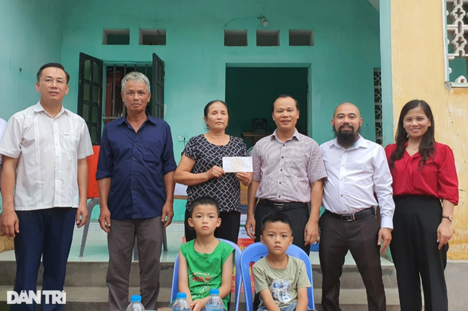 Bạn đọc Dân trí giúp đỡ 2 cháu bé mồ côi hơn 550 triệu đồng - 3 Bạn đọc Dân trí giúp đỡ 2 cháu bé mồ côi hơn 550 triệu đồng - 3