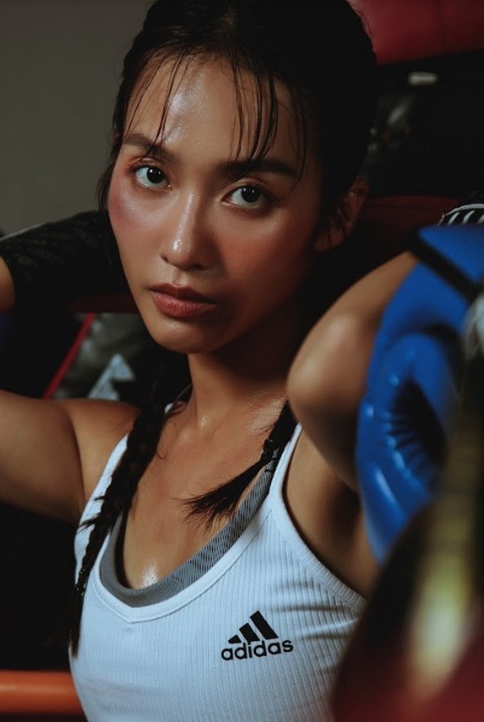 Khả Ngân tái hiện hình ảnh boxing girl 10 năm trước gây sốt