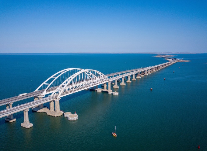Cựu Tư lệnh NATO gợi ý quân đội Ukraine tấn công cầu Crimea - 1 Cựu Tư lệnh NATO gợi ý quân đội Ukraine tấn công cầu Crimea - 1