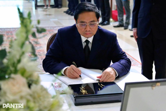 Chủ tịch nước, Thủ tướng ghi sổ tang tưởng niệm ông Abe Shinzo - 4