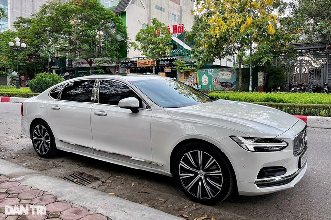 Khổ như đi Volvo tại Việt Nam: Xe sang 2 tỷ đồng nhưng chưa có bản đồ - 3